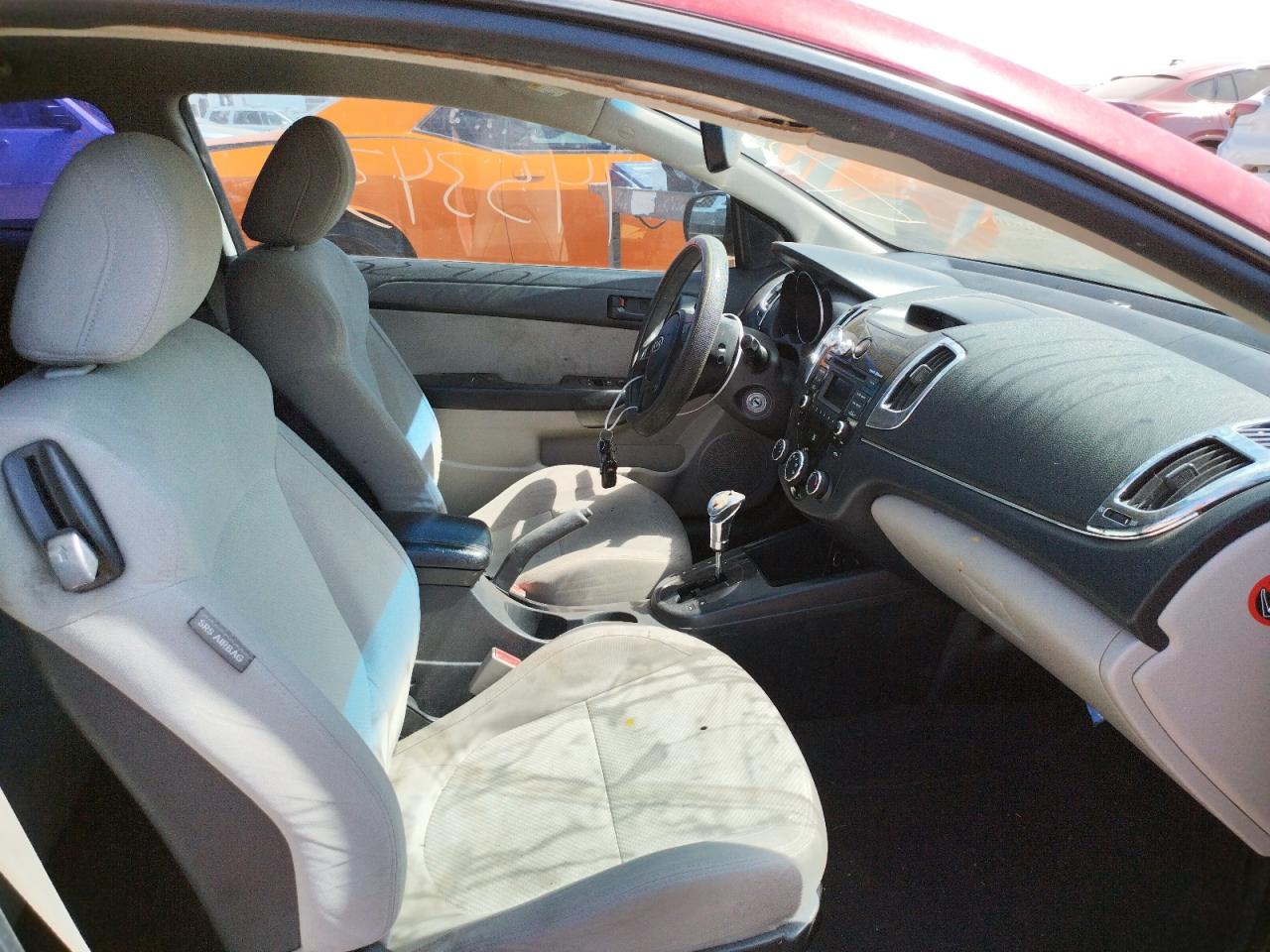 Photo 5 from auction – 2010 KIA FORTE EX with VIN KNAFU6A21A5147589