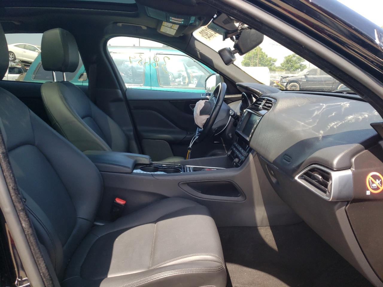 Photo 5 from auction – 2017 JAGUAR F-PACE PRE with VIN SADCJ2BN5HA091940