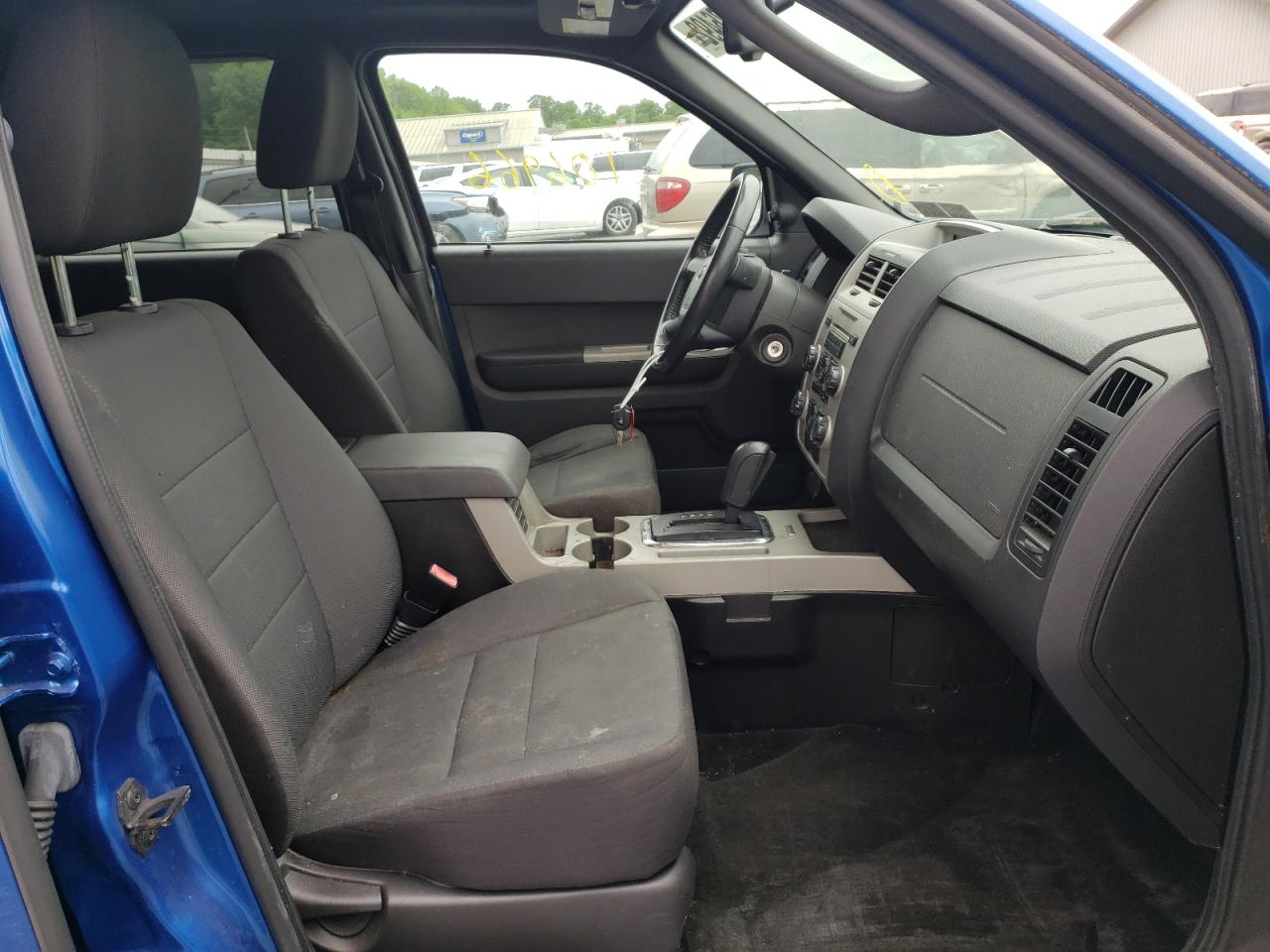 Photo 19 from auction – 2011 FORD ESCAPE XLT with VIN 1FMCU0DG1BKA65886