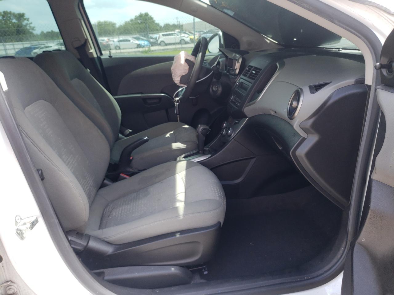 Photo 15 from auction – 2015 CHEVROLET SONIC LS with VIN 1G1JA5SH3F4152530