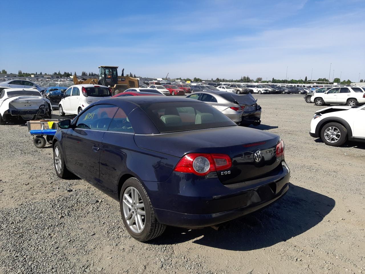 Photo 15 from auction – 2010 VOLKSWAGEN EOS LUX with VIN WVWFA7AH8AV025723