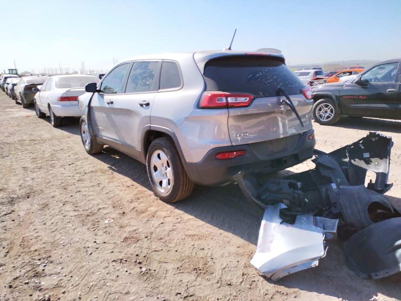 Photo 3 from auction – 2014 JEEP CHEROKEE S with VIN 1C4PJMAB9EW295848