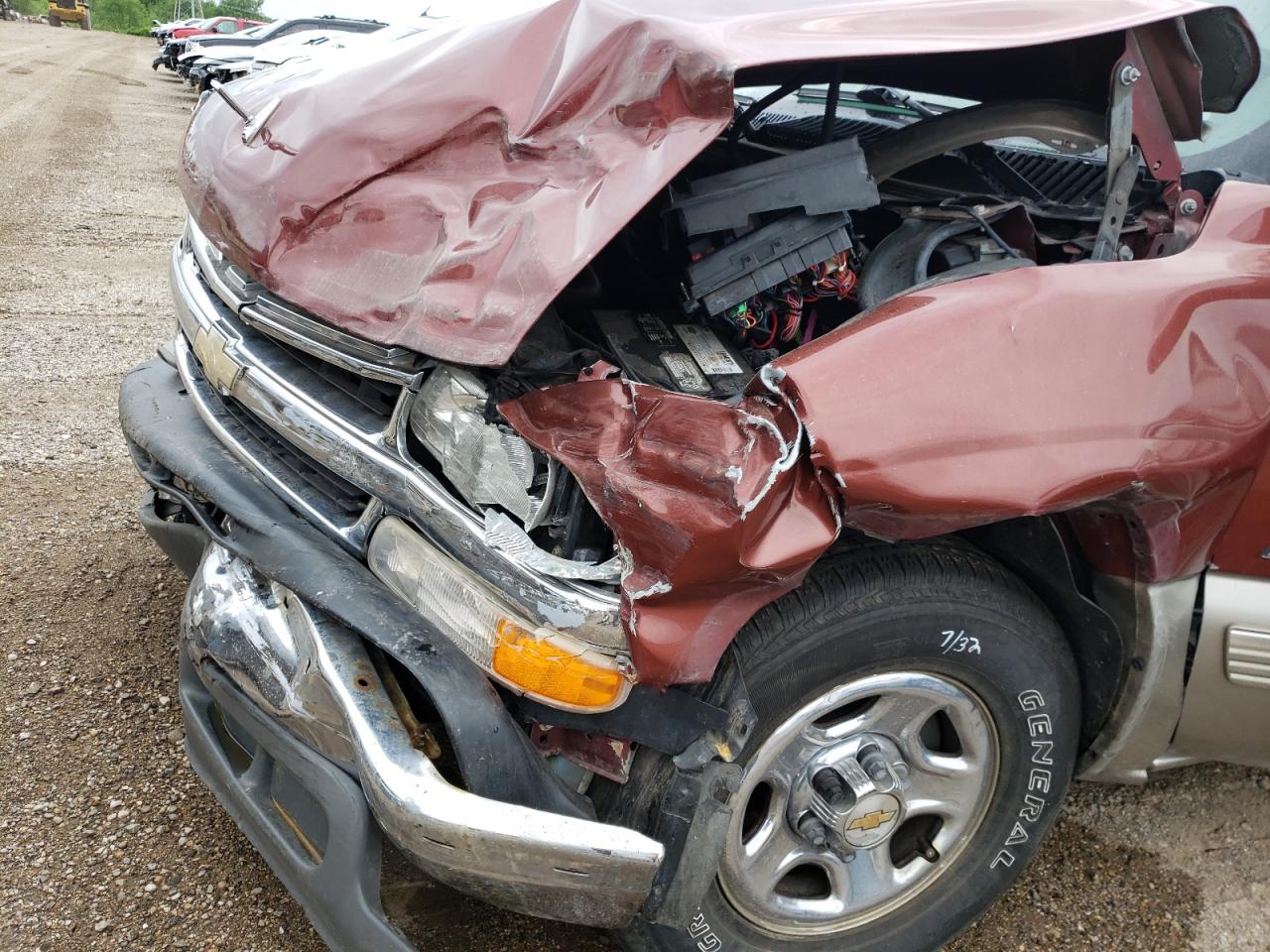 Photo 9 from auction – 2000 CHEVROLET SILVERADO with VIN 1GCEC14T4YZ107079