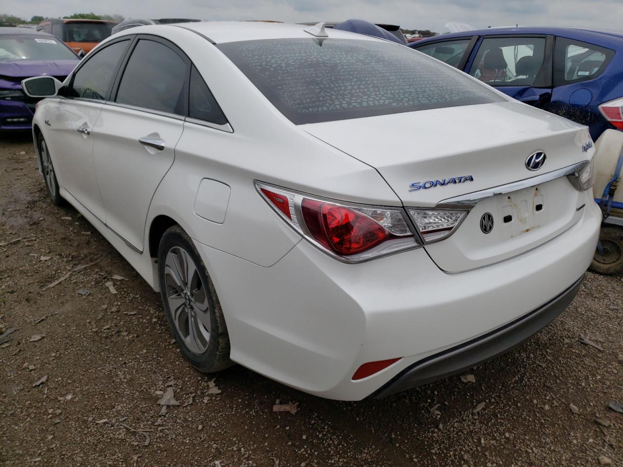 Photo 3 from auction – 2013 HYUNDAI SONATA HYB with VIN KMHEC4A45DA090070