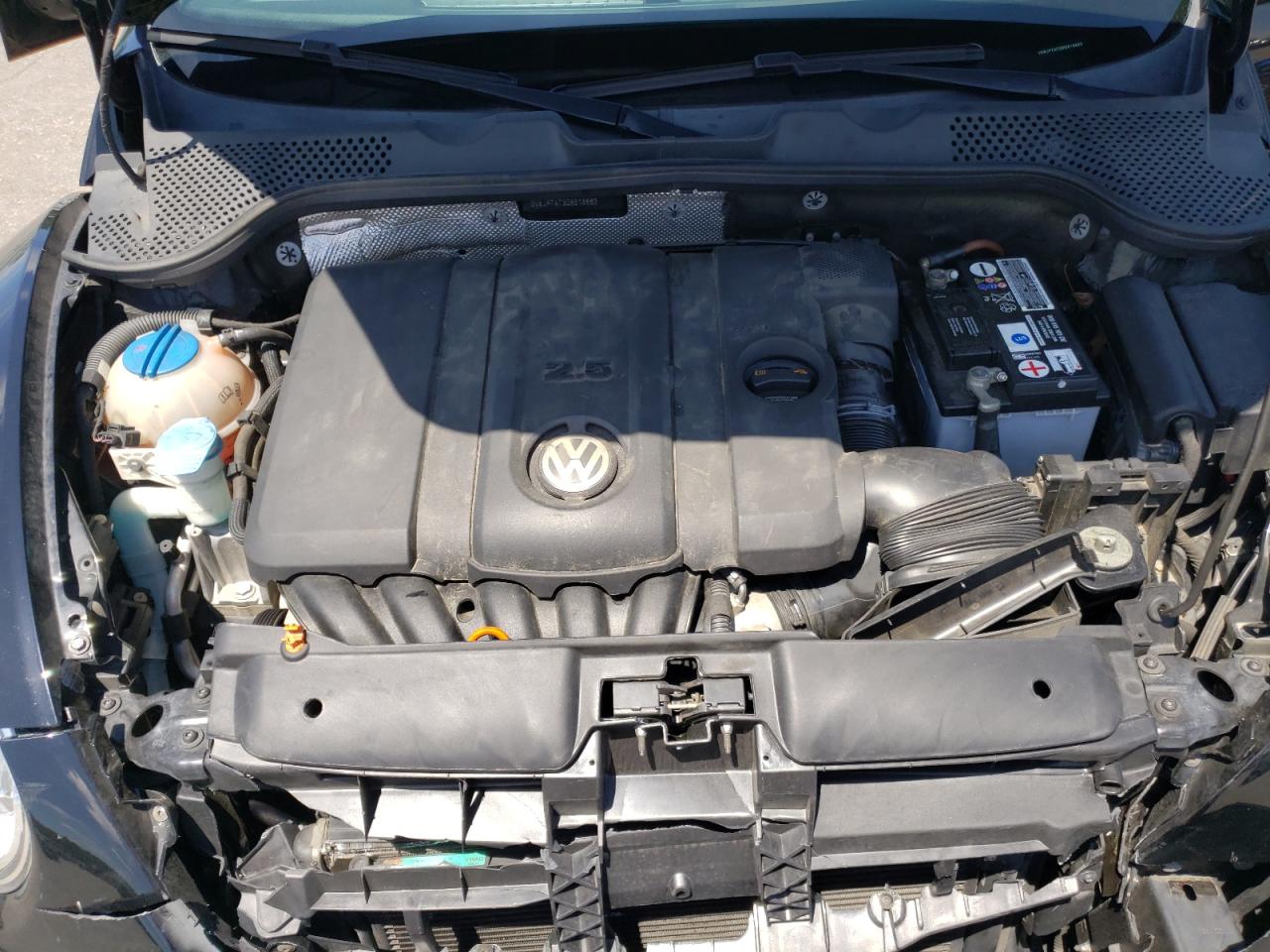 Photo 7 from auction – 2013 VOLKSWAGEN BEETLE with VIN 3VWJP7AT3DM618883