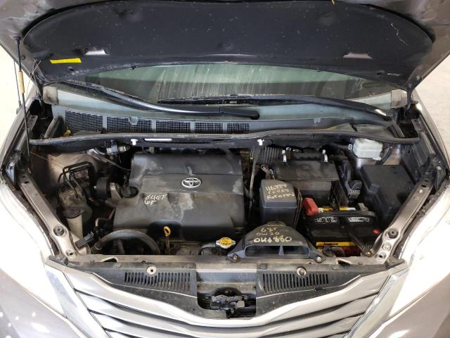 Photo 7 from auction – 2013 TOYOTA SIENNA XLE with VIN 5TDYK3DC7DS304514