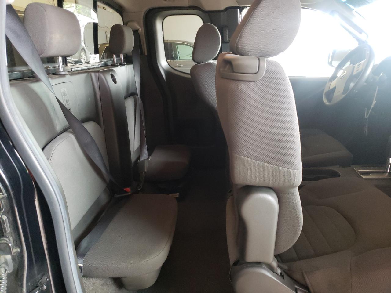 Photo 6 from auction – 2005 NISSAN FRONTIER K with VIN 1N6BD06TX5C466200