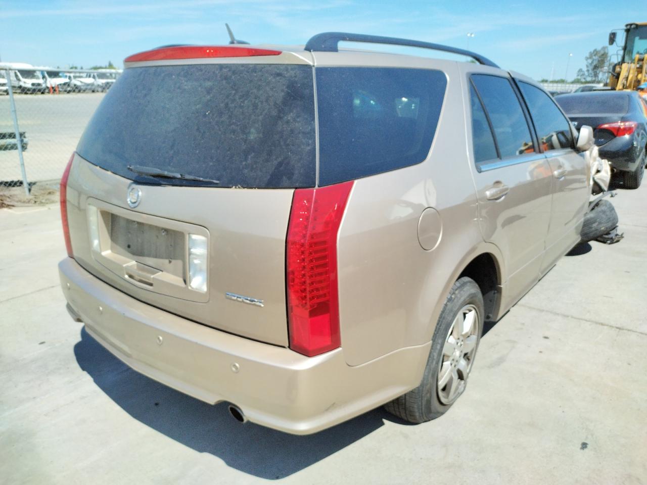 Photo 4 from auction – 2006 CADILLAC SRX with VIN 1GYEE637560183725