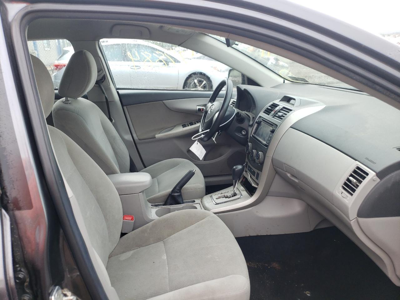 Photo 5 from auction – 2013 TOYOTA COROLLA with VIN 2T1BU4EE4DC958336