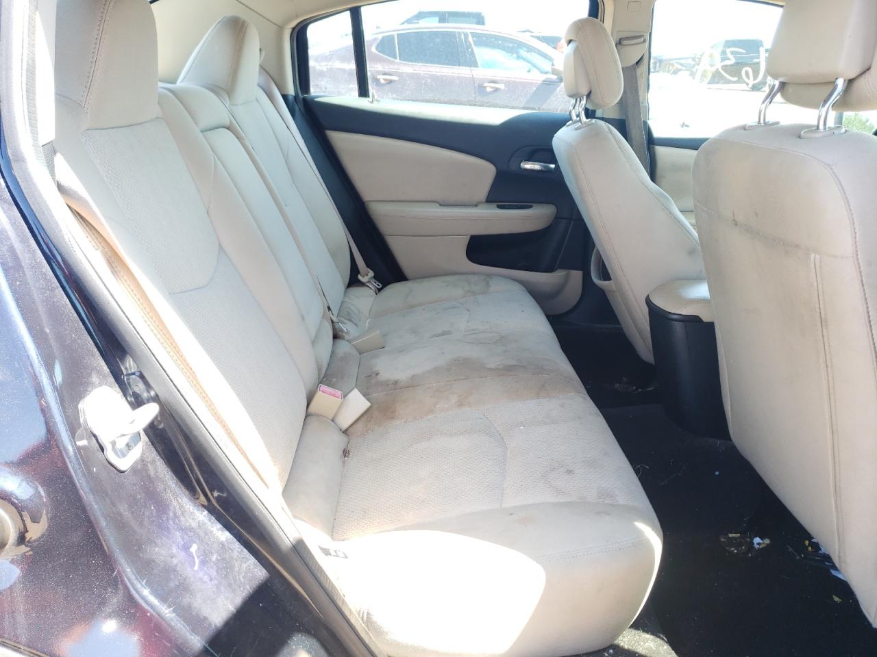 Photo 6 from auction – 2012 CHRYSLER 200 TOURIN with VIN 1C3CCBBB0CN198007