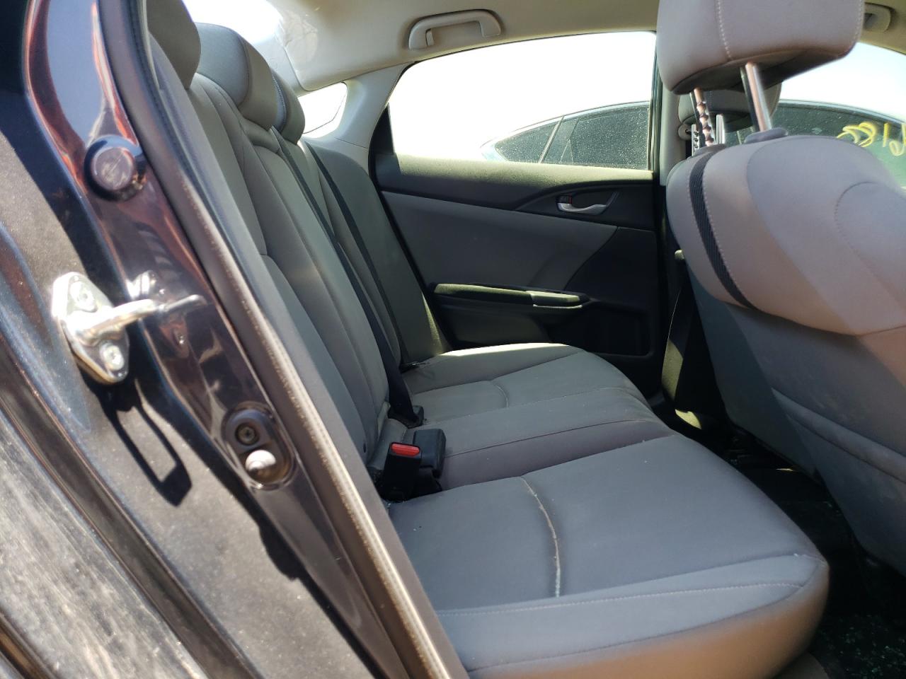 Photo 6 from auction – 2018 HONDA CIVIC EX with VIN JHMFC1F36JX039675
