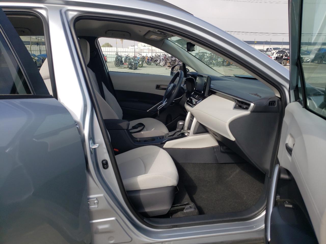 Photo 5 from auction – 2022 TOYOTA COROLLA CR with VIN 7MUCAAAG3NV001598