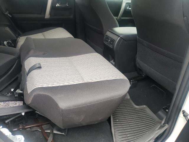 Photo 6 from auction – 2022 TOYOTA 4RUNNER SR with VIN JTEEU5JR8N5263363