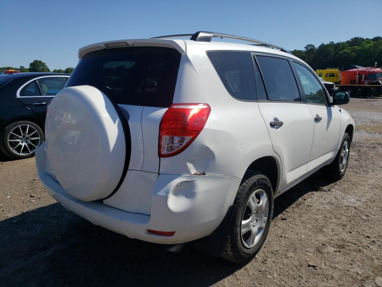 Photo 4 from auction – 2006 TOYOTA RAV4 with VIN JTMZD33V066004379