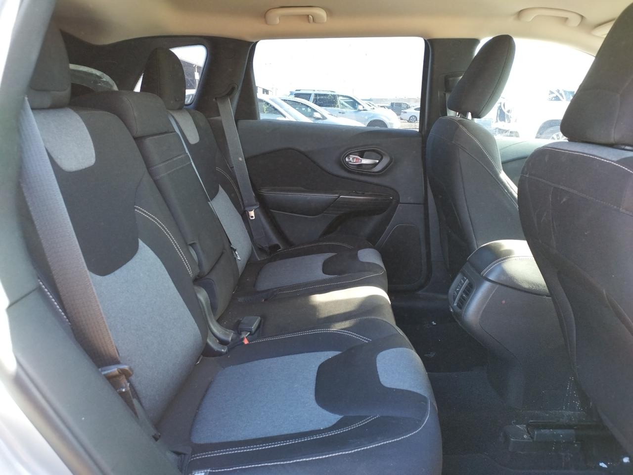 Photo 6 from auction – 2014 JEEP CHEROKEE S with VIN 1C4PJMAB9EW295848