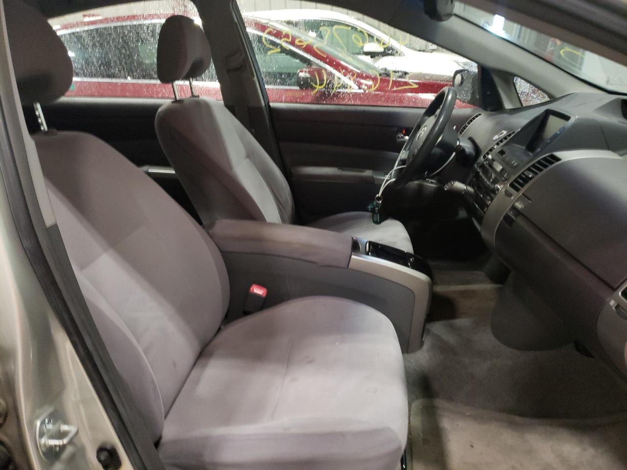 Photo 5 from auction – 2005 TOYOTA PRIUS with VIN JTDKB20U957019372