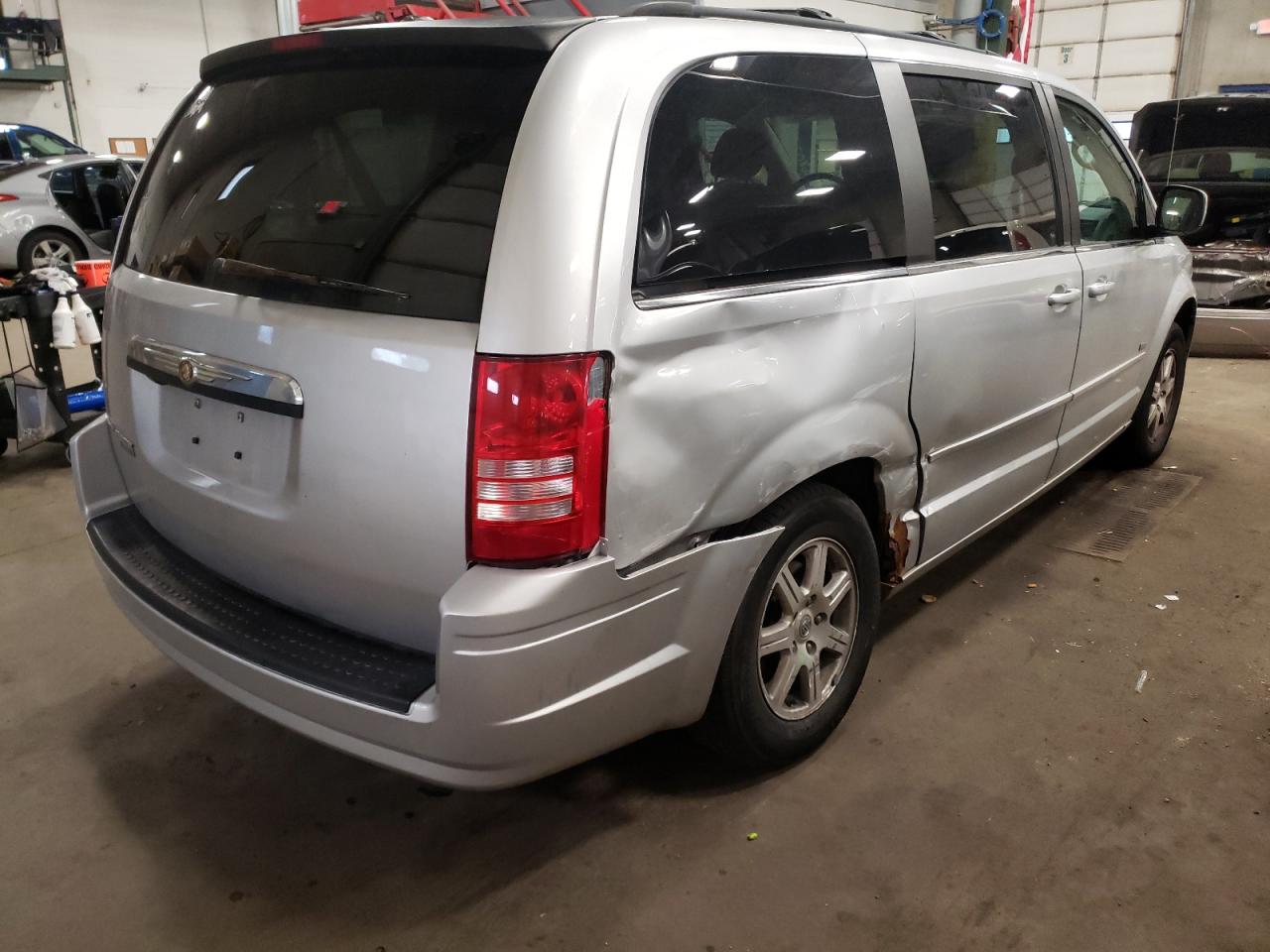 Photo 4 from auction – 2008 CHRYSLER TOWN & COU with VIN 2A8HR54P98R822142
