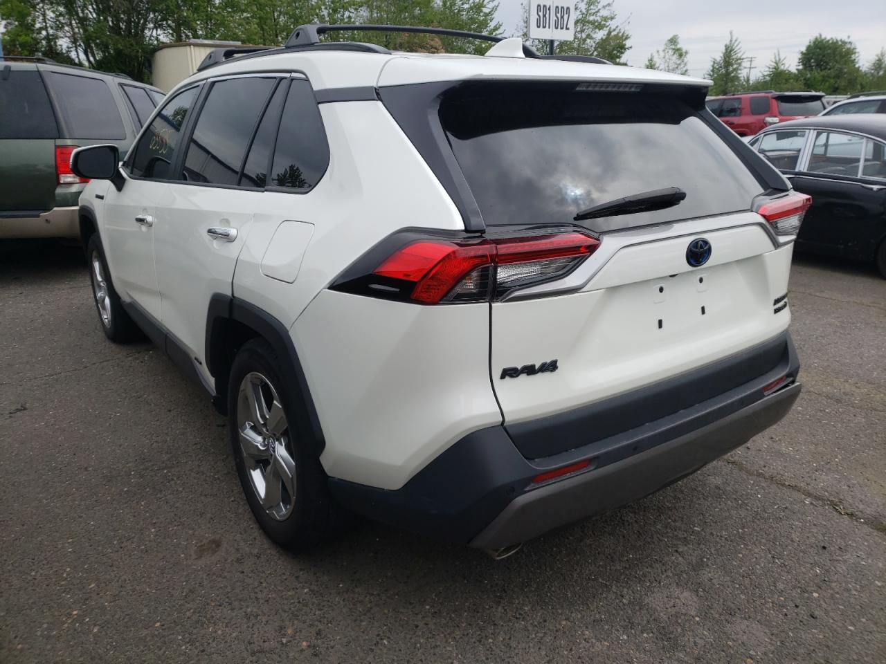 Photo 3 from auction – 2020 TOYOTA RAV4 LIMIT with VIN 4T3DWRFV8LU004983