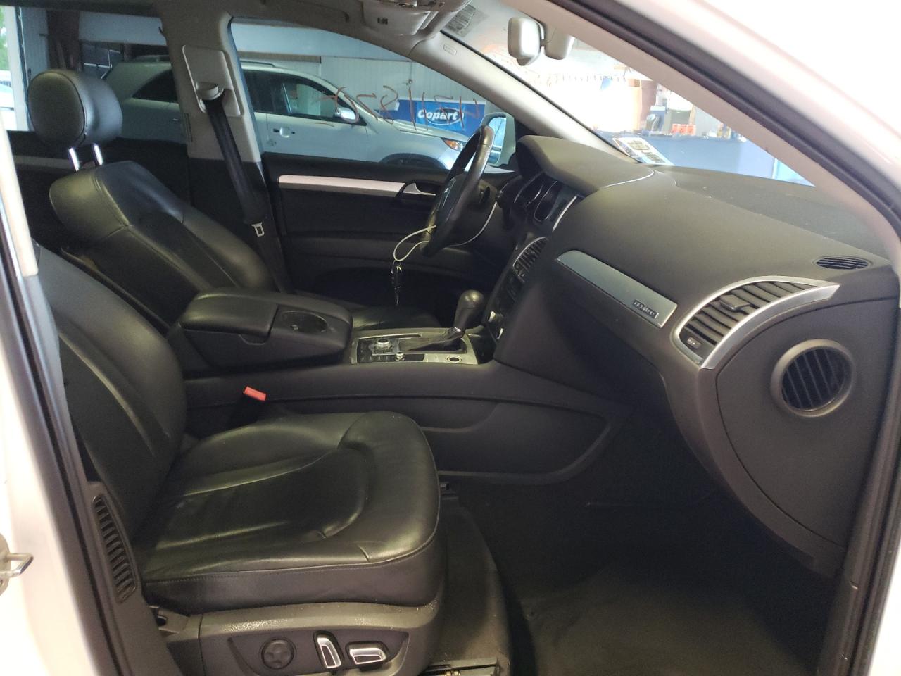 Photo 5 from auction – 2010 AUDI Q7 PREMIUM with VIN WA1MYAFE0AD002807