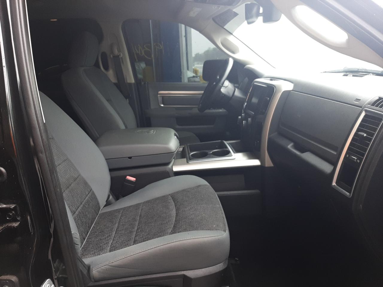Photo 5 from auction – 2015 RAM 1500 SLT with VIN 1C6RR6LT4FS639931