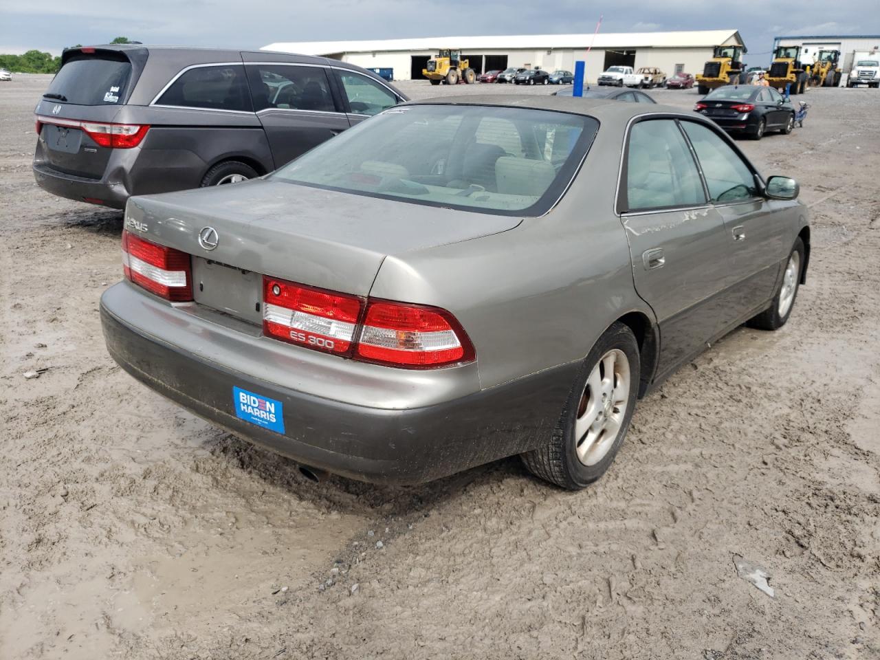Photo 4 from auction – 2001 LEXUS ES 300 with VIN JT8BF28G210340075