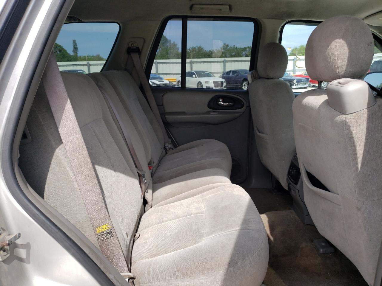 Photo 6 from auction – 2005 CHEVROLET TRAILBLAZE with VIN 1GNDT13S652167218