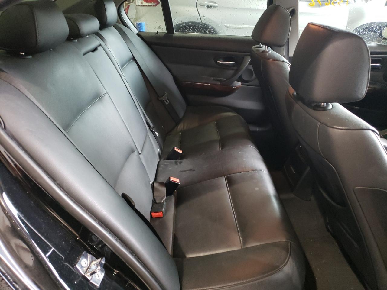 Photo 18 from auction – 2006 BMW 330 I with VIN WBAVB33556KR81235
