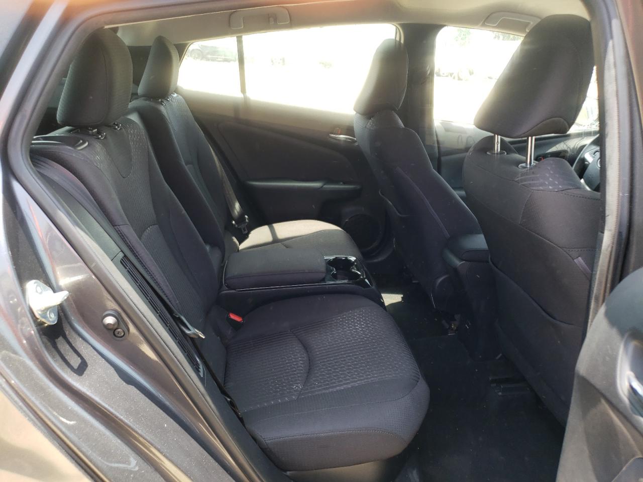Photo 6 from auction – 2018 TOYOTA PRIUS PRIM with VIN JTDKARFP1J3085168