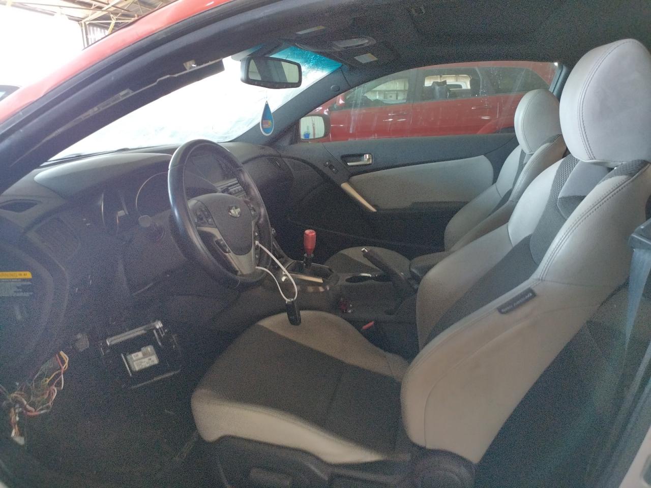 Photo 5 from auction – 2014 HYUNDAI GENESIS CO with VIN KMHHT6KD8EU118631