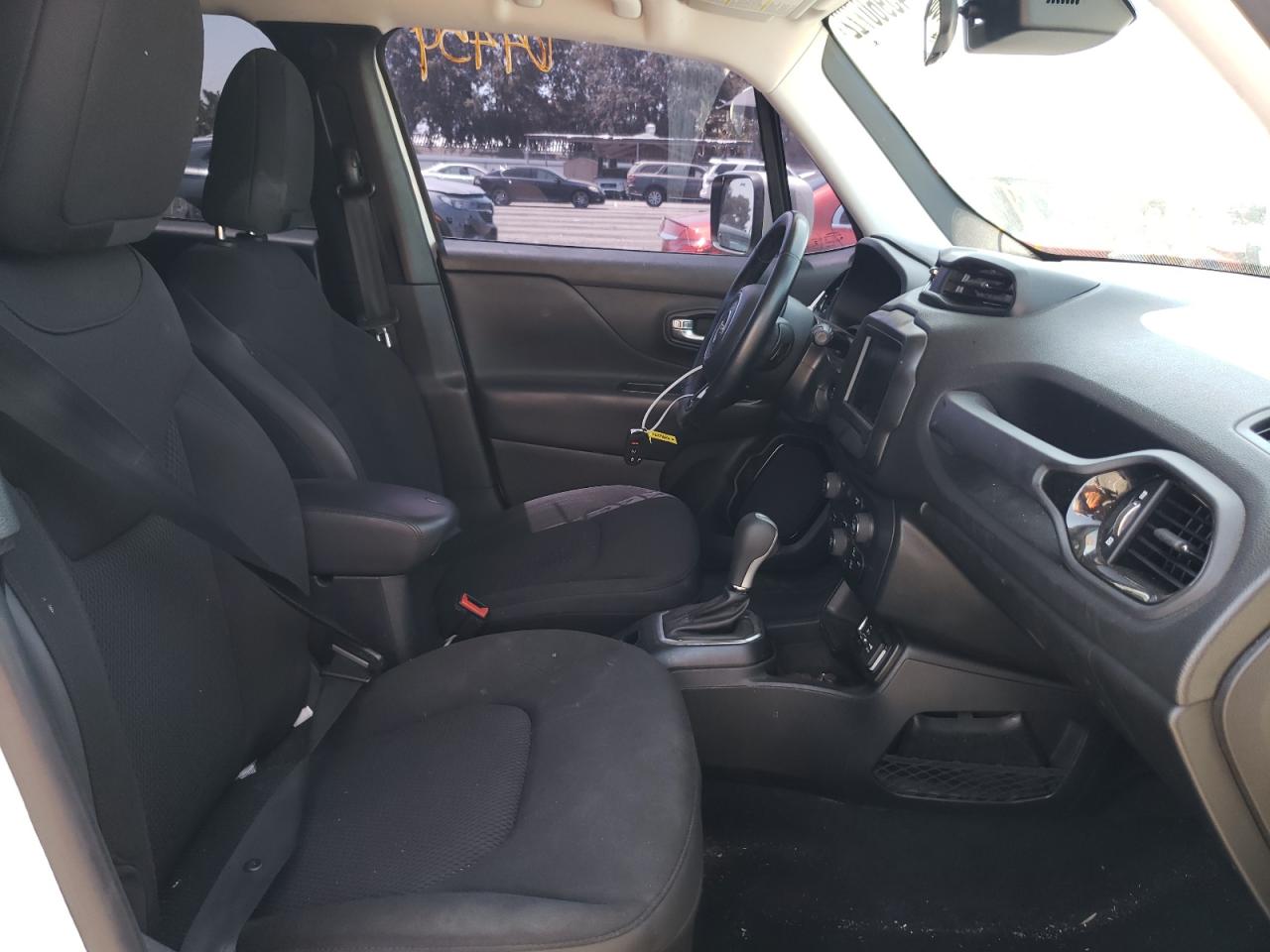 Photo 5 from auction – 2018 JEEP RENEGADE L with VIN ZACCJABB4JPH42251