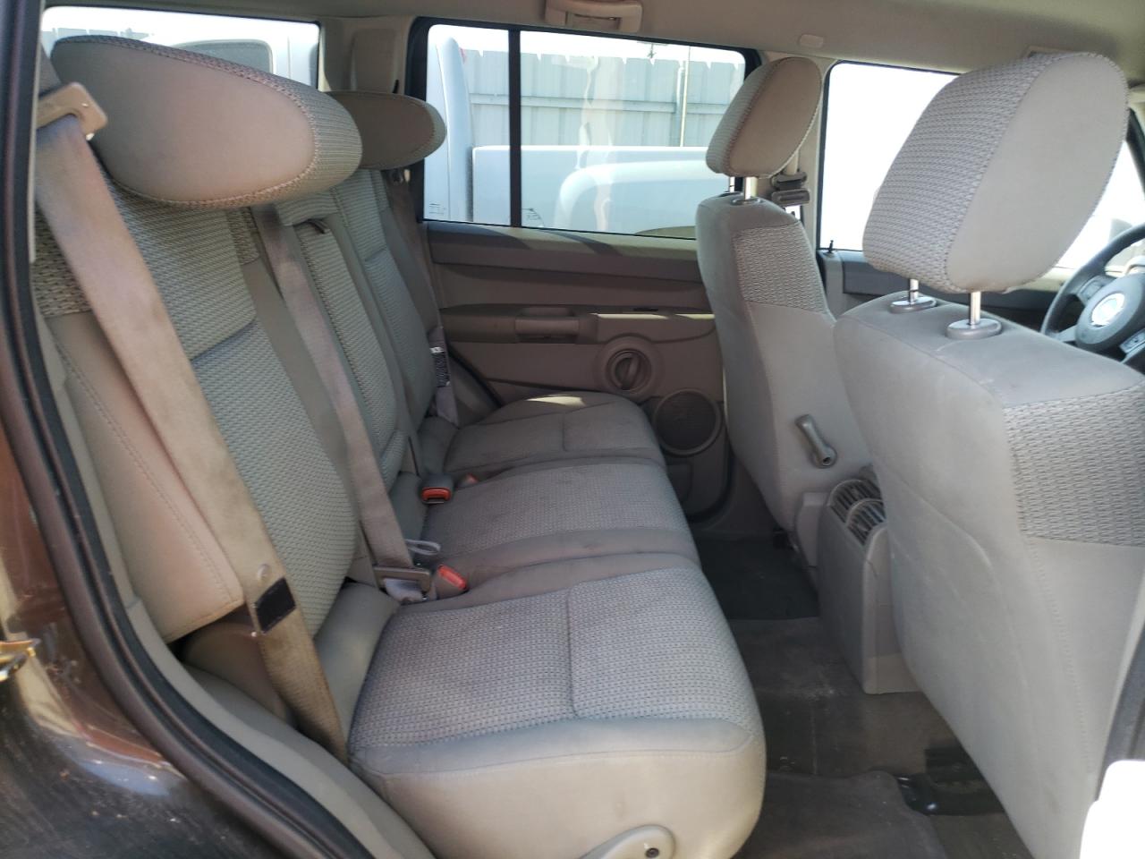 Photo 6 from auction – 2006 JEEP COMMANDER with VIN 1J8HH48K66C269256
