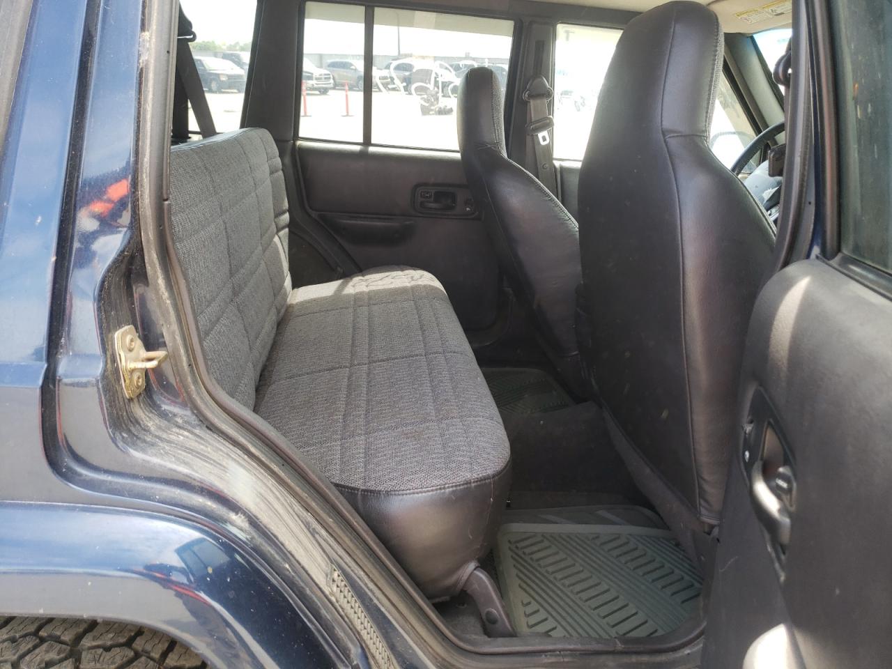 Photo 17 from auction – 2001 JEEP CHEROKEE S with VIN 1J4FF48S41L570132