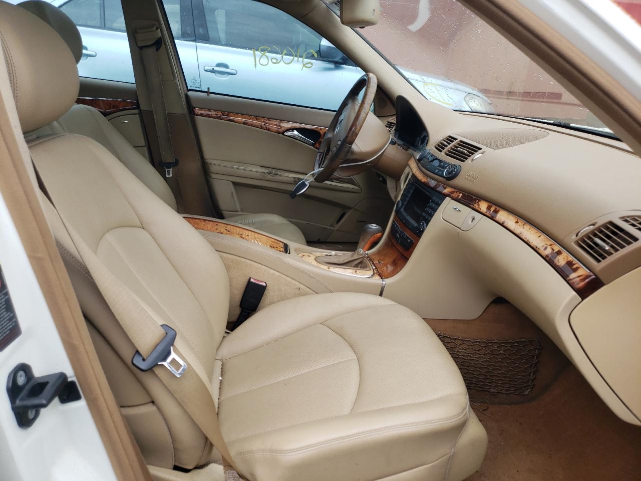 Photo 19 from auction – 2007 MERCEDES-BENZ E 350 with VIN WDBUF56X07B153072