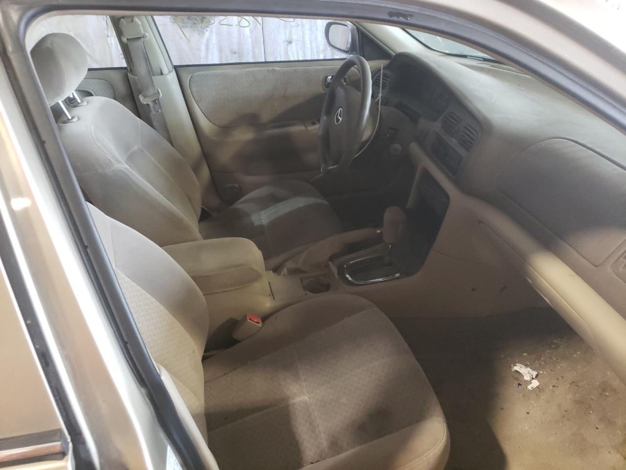 Photo 19 from auction – 2000 MAZDA 626 ES with VIN 1YVGF22C9Y5153663