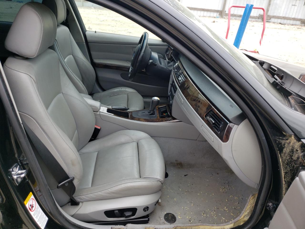 Photo 19 from auction – 2006 BMW 325 XI with VIN WBAVD13566KV09933