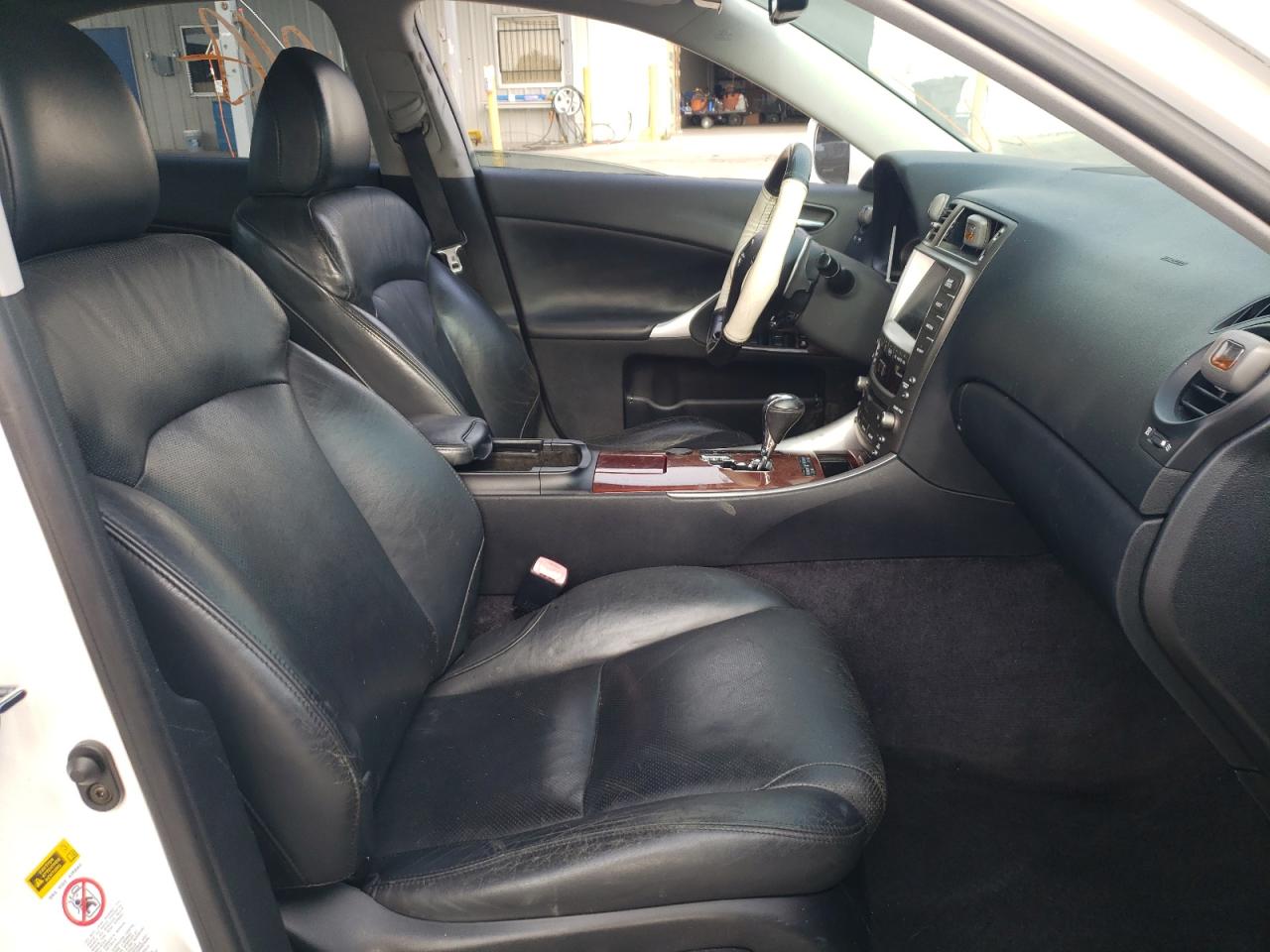 Фото 19 с аукциона – 2006 LEXUS IS 350 с VIN JTHBE262765009819