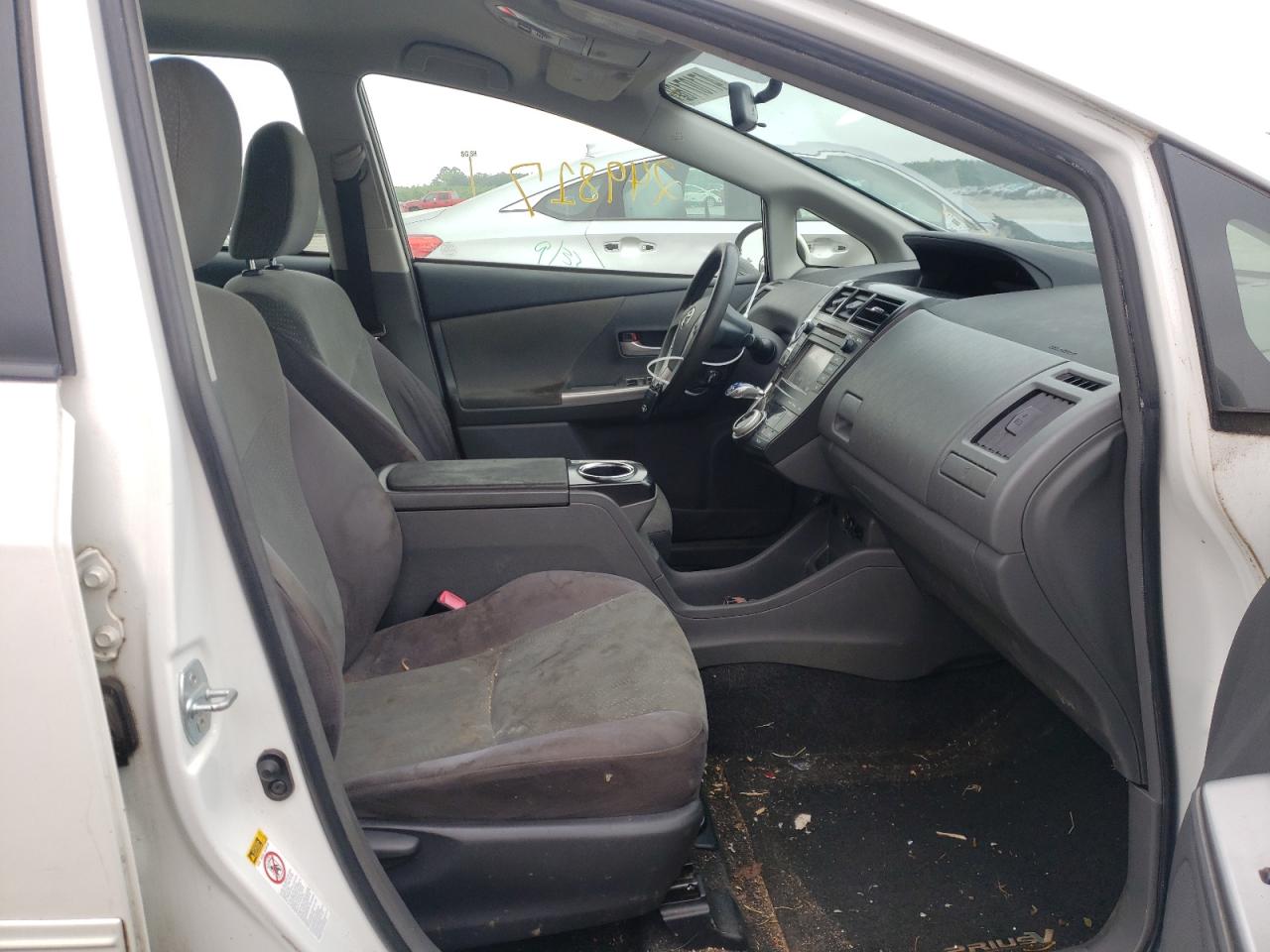 Photo 19 from auction – 2012 TOYOTA PRIUS V with VIN JTDZN3EU4C3104306