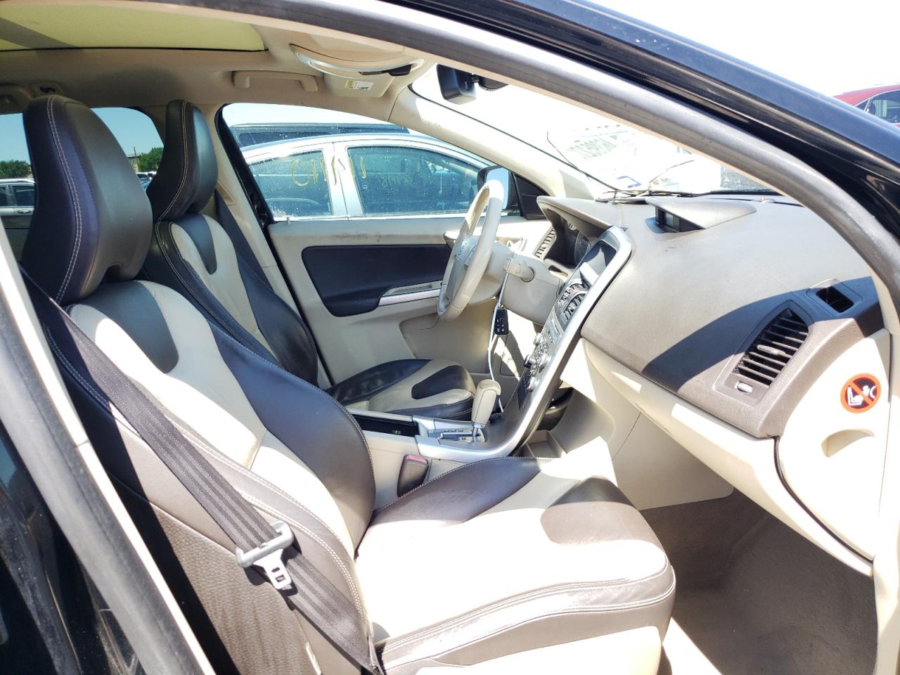 Photo 5 from auction – 2010 VOLVO XC60 3.2 with VIN YV4982DL8A2109258