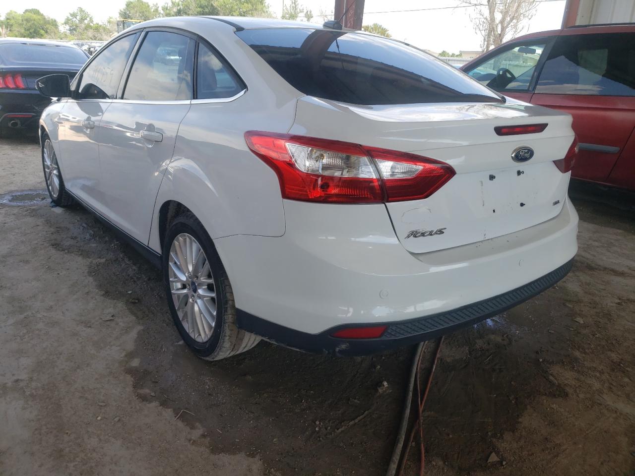 Photo 3 from auction – 2012 FORD FOCUS SEL with VIN 1FAHP3H24CL239520