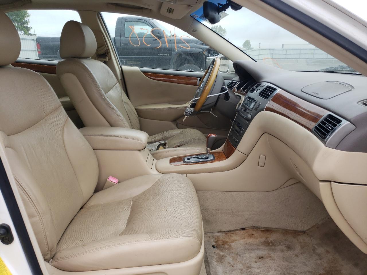 Photo 5 from auction – 2005 LEXUS ES 330 with VIN JTHBA30G255133999