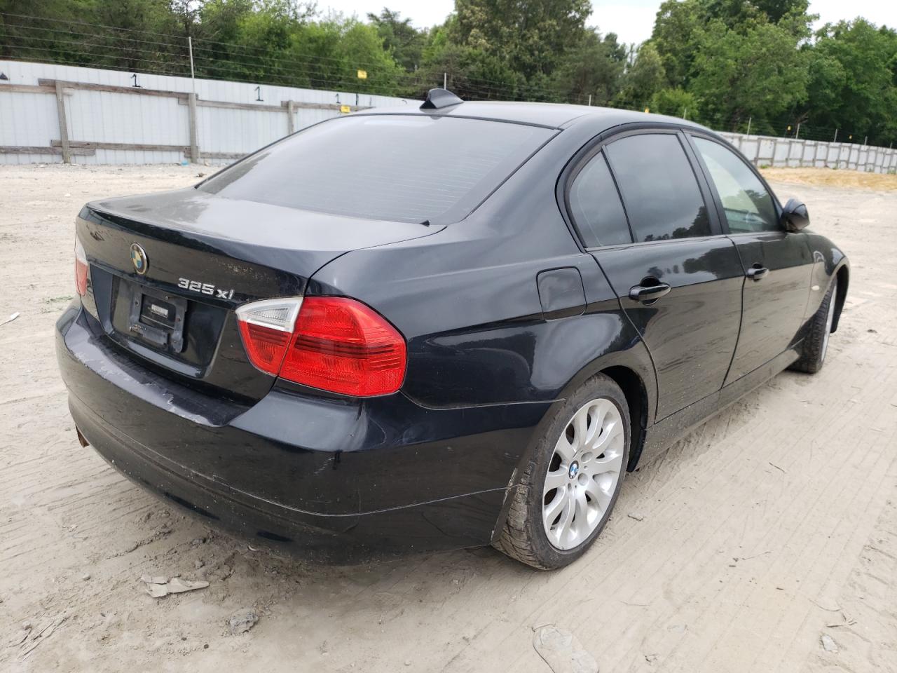 Photo 17 from auction – 2006 BMW 325 XI with VIN WBAVD13566KV09933