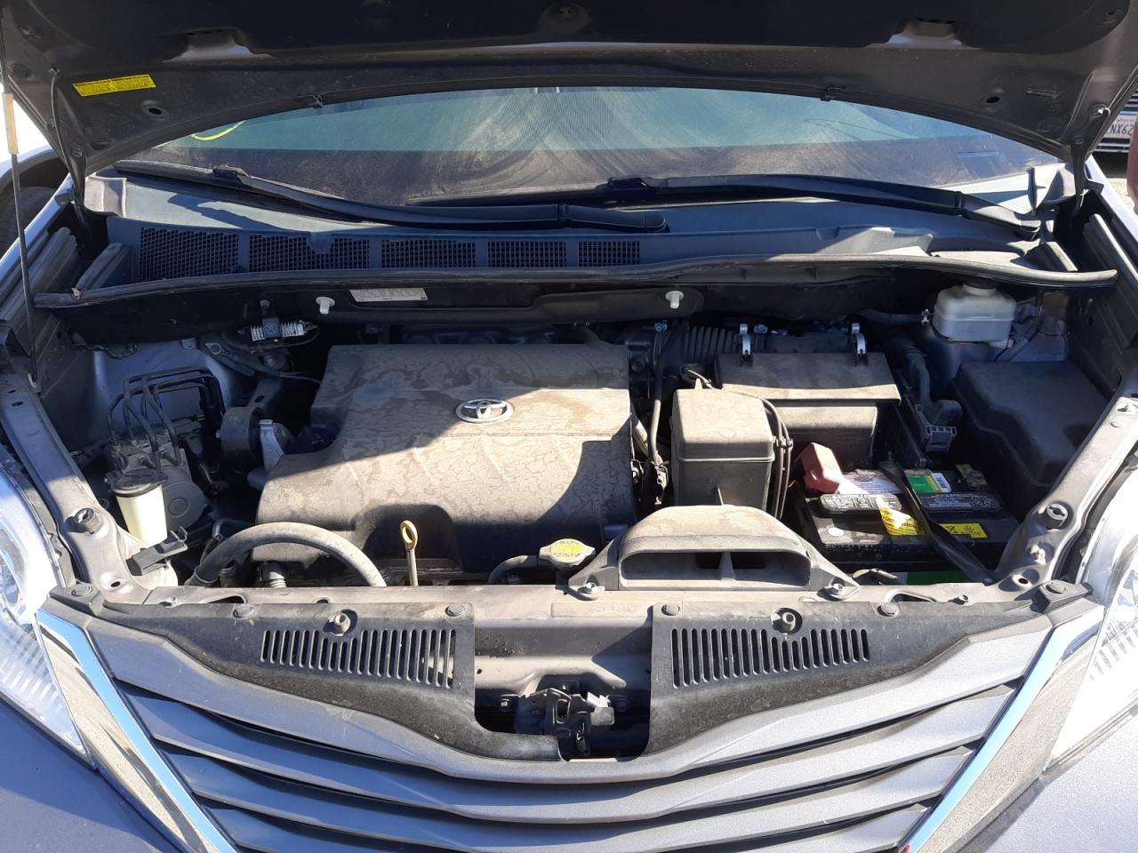 Photo 7 from auction – 2013 TOYOTA SIENNA XLE with VIN 5TDYK3DC5DS358927