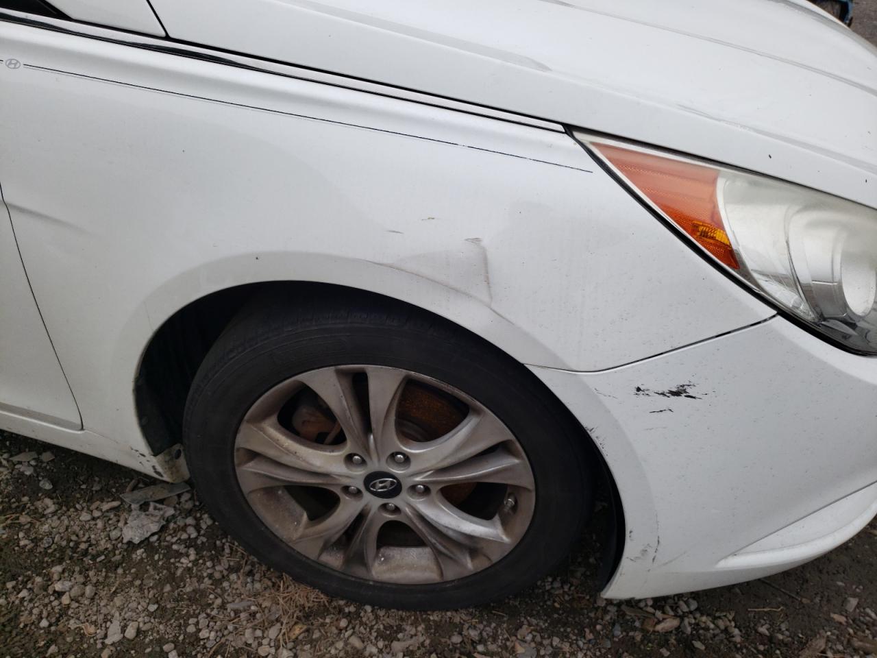 Photo 9 from auction – 2011 HYUNDAI SONATA SE with VIN 5NPEC4AC7BH038747