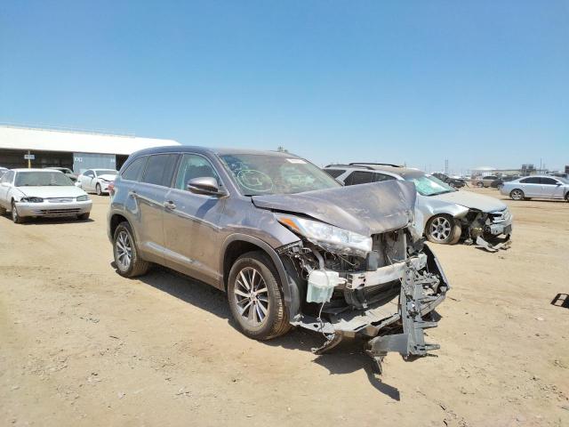 TOYOTA HIGHLANDER 2019 with VIN 5TDKZRFHXKS554842 - Photo from auction