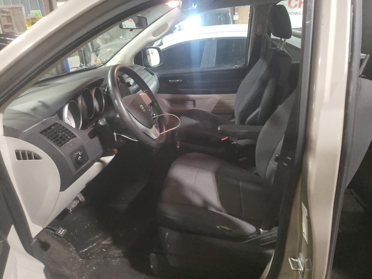 Photo 5 from auction – 2009 DODGE GRAND CARA with VIN 2D8HN44EX9R578936