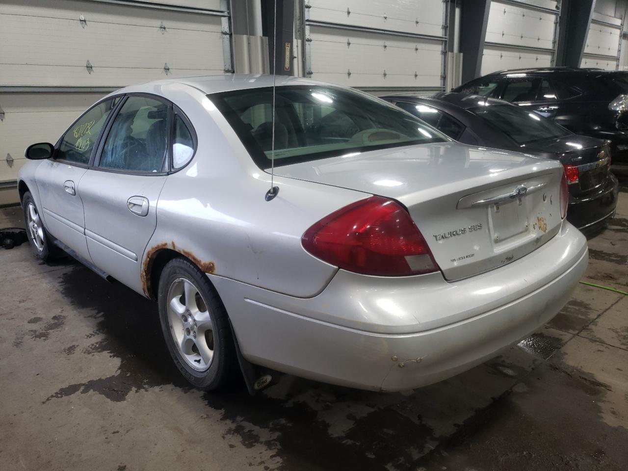 Photo 15 from auction – 2001 FORD TAURUS SES with VIN 1FAFP55U21G267010