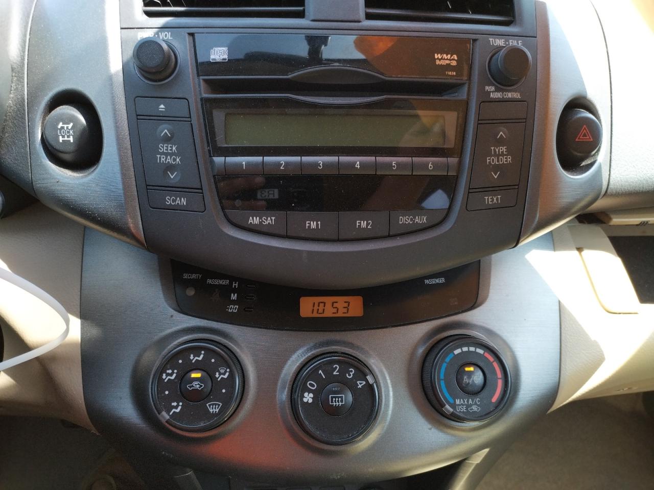 Photo 9 from auction – 2010 TOYOTA RAV4 with VIN JTMBF4DV8AD036789