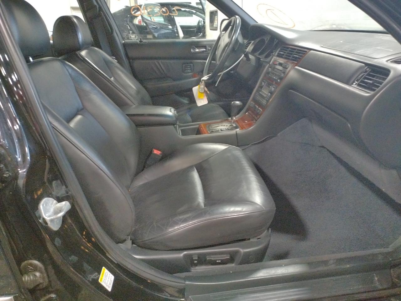 Photo 5 from auction – 2002 ACURA 3.5RL with VIN JH4KA96512C010033