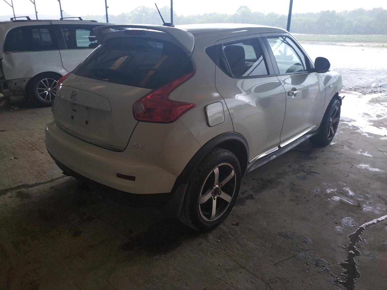 Photo 17 from auction – 2011 NISSAN JUKE S with VIN JN8AF5MR1BT017369
