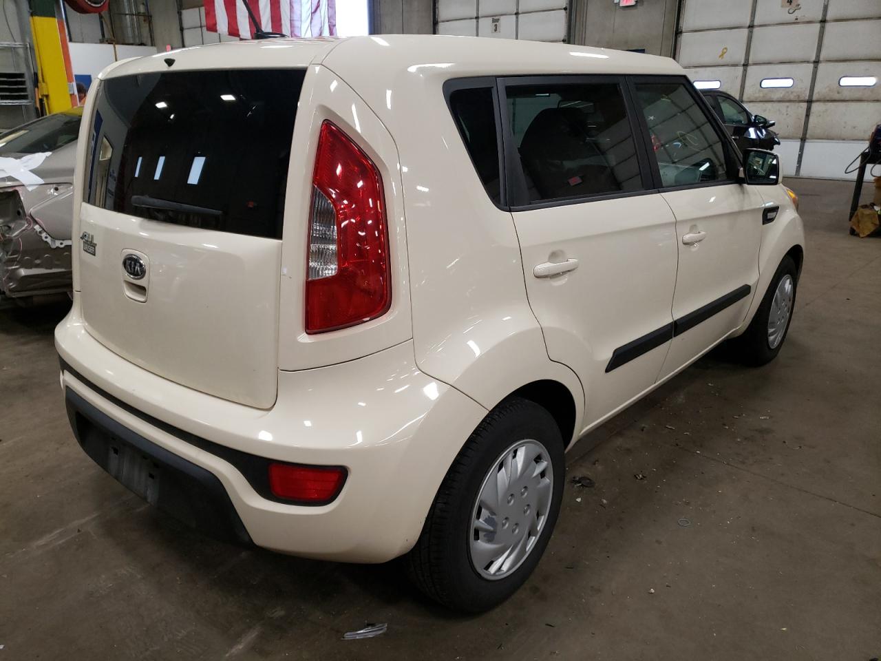 Photo 4 from auction – 2012 KIA SOUL with VIN KNDJT2A53C7390301